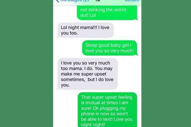 text message convo with mom and daughter about loving each other