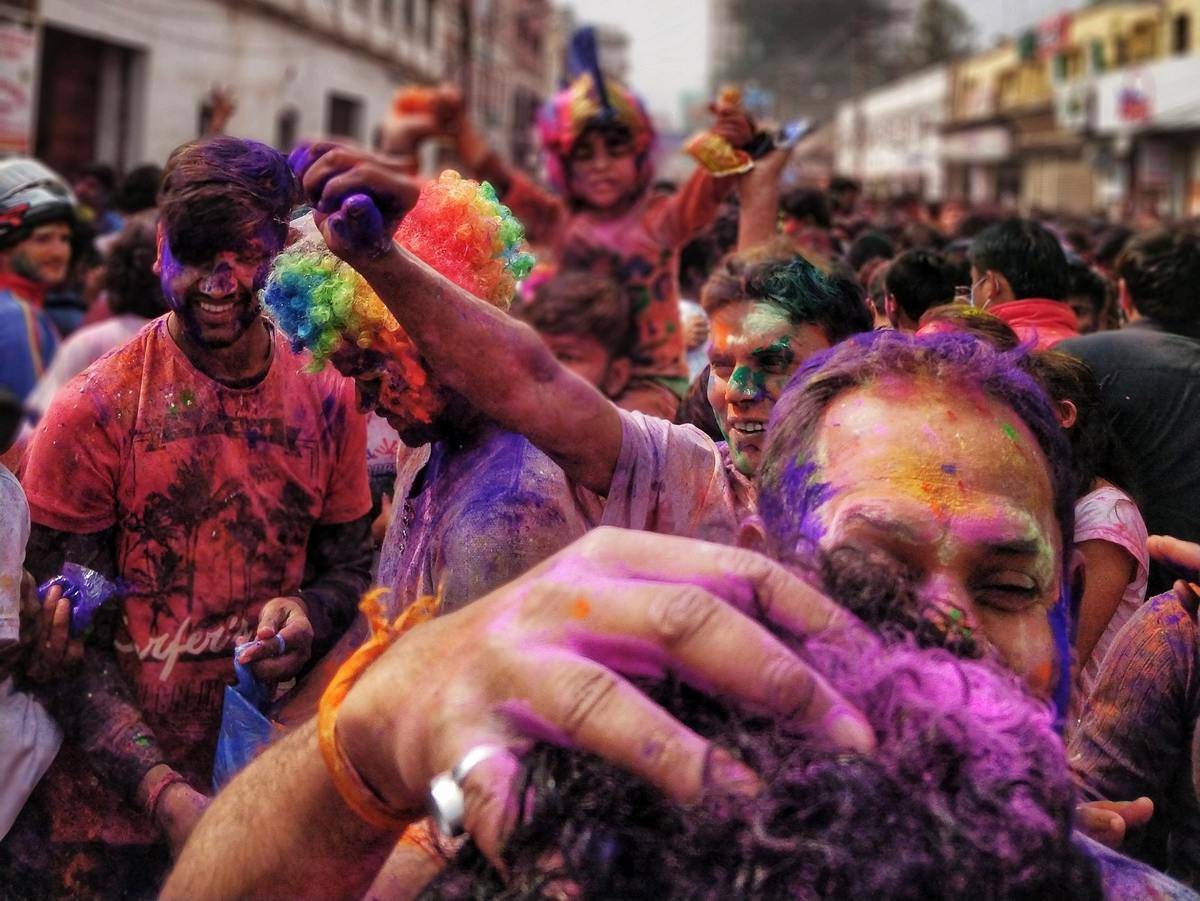 lose-up-photography-of-group-of-people- in india at festival of colors