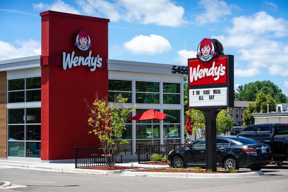 A Wendy's location during the day.