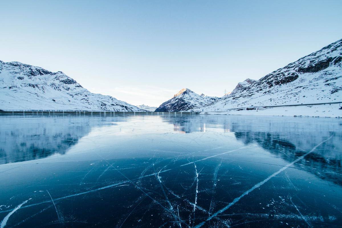cmoutain with frozen lake