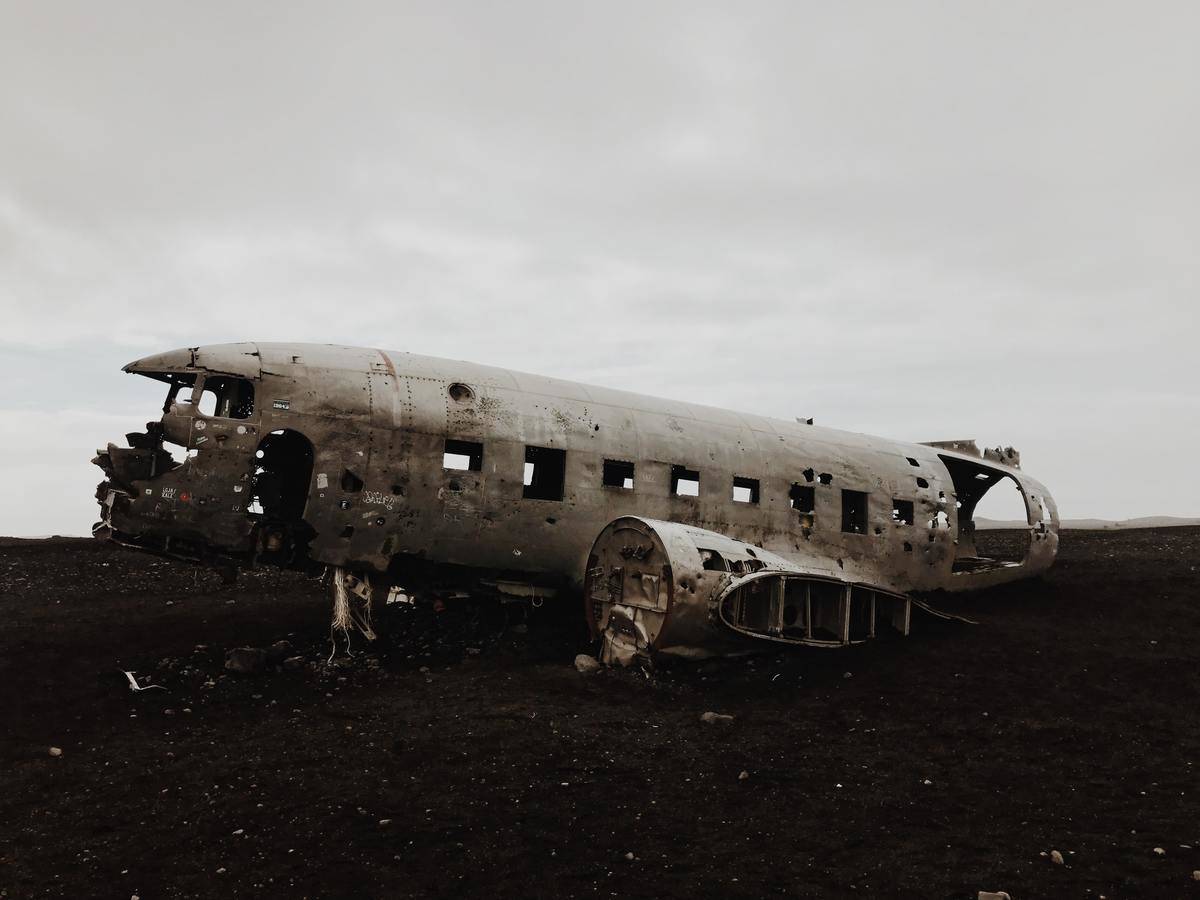 photo-of-plane-wreck-