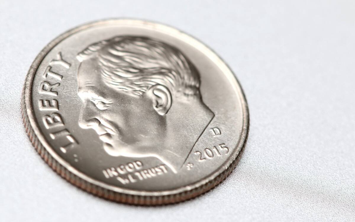 A closeup of a dime.