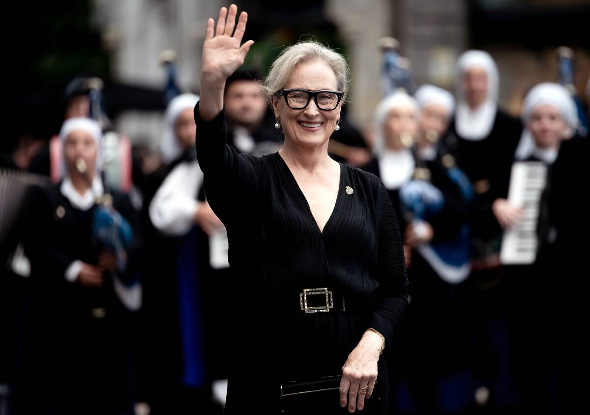 Meryl Streep arrives at the 