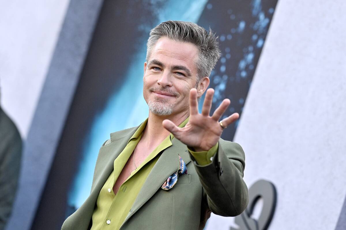 Chris Pine attends the Los Angeles Premiere of Paramount Pictures'  